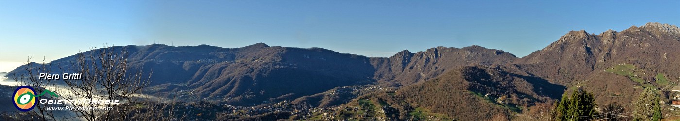 26 Il bosco dirada e la vista spazia sulla Valle Imagna.jpg